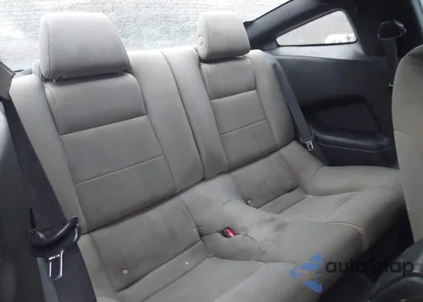 2013 Ford Mustang V6 z USA, uszkodzony, nr VIN 1ZVBP8AM7D5207365